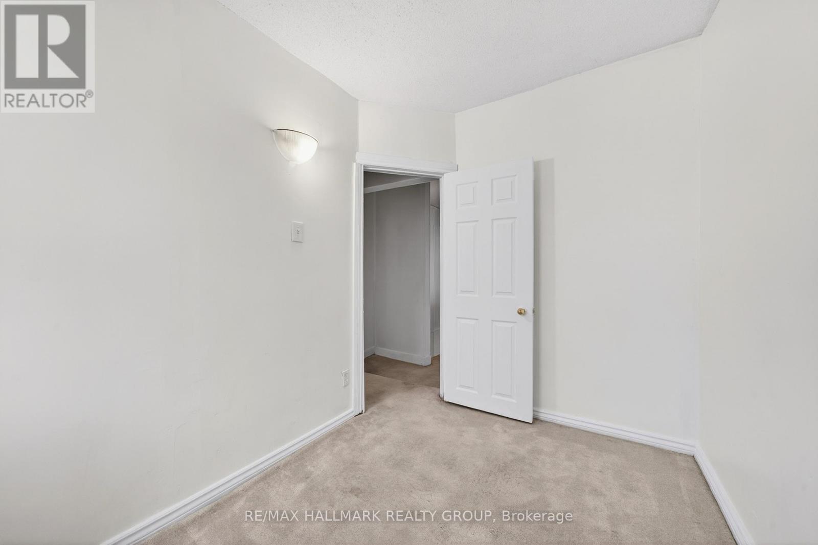 423 Arlington Avenue, Ottawa, ON - Indoor Photo Showing Other Room