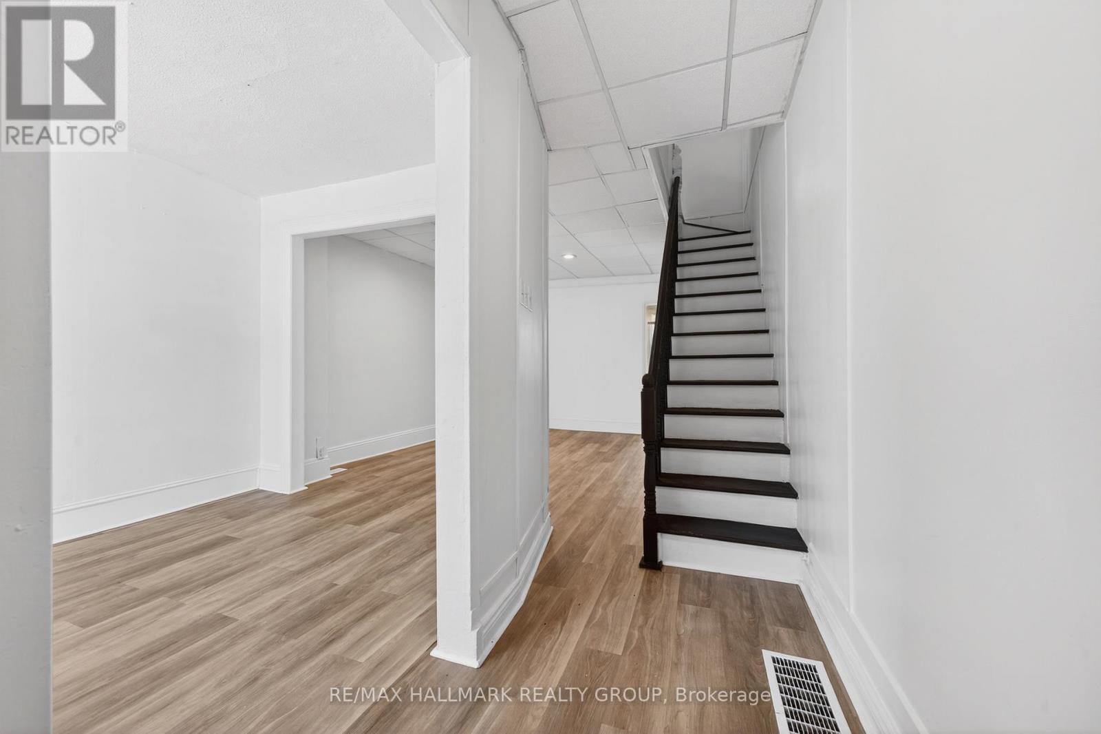423 Arlington Avenue, Ottawa, ON - Indoor Photo Showing Other Room