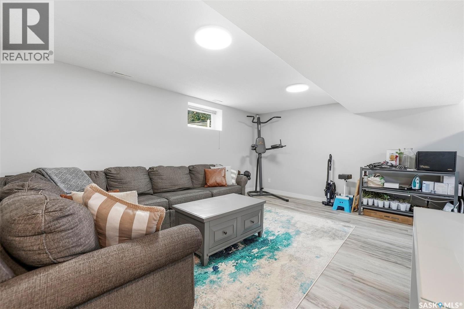402 Crystal Bay, Warman, SK - Indoor