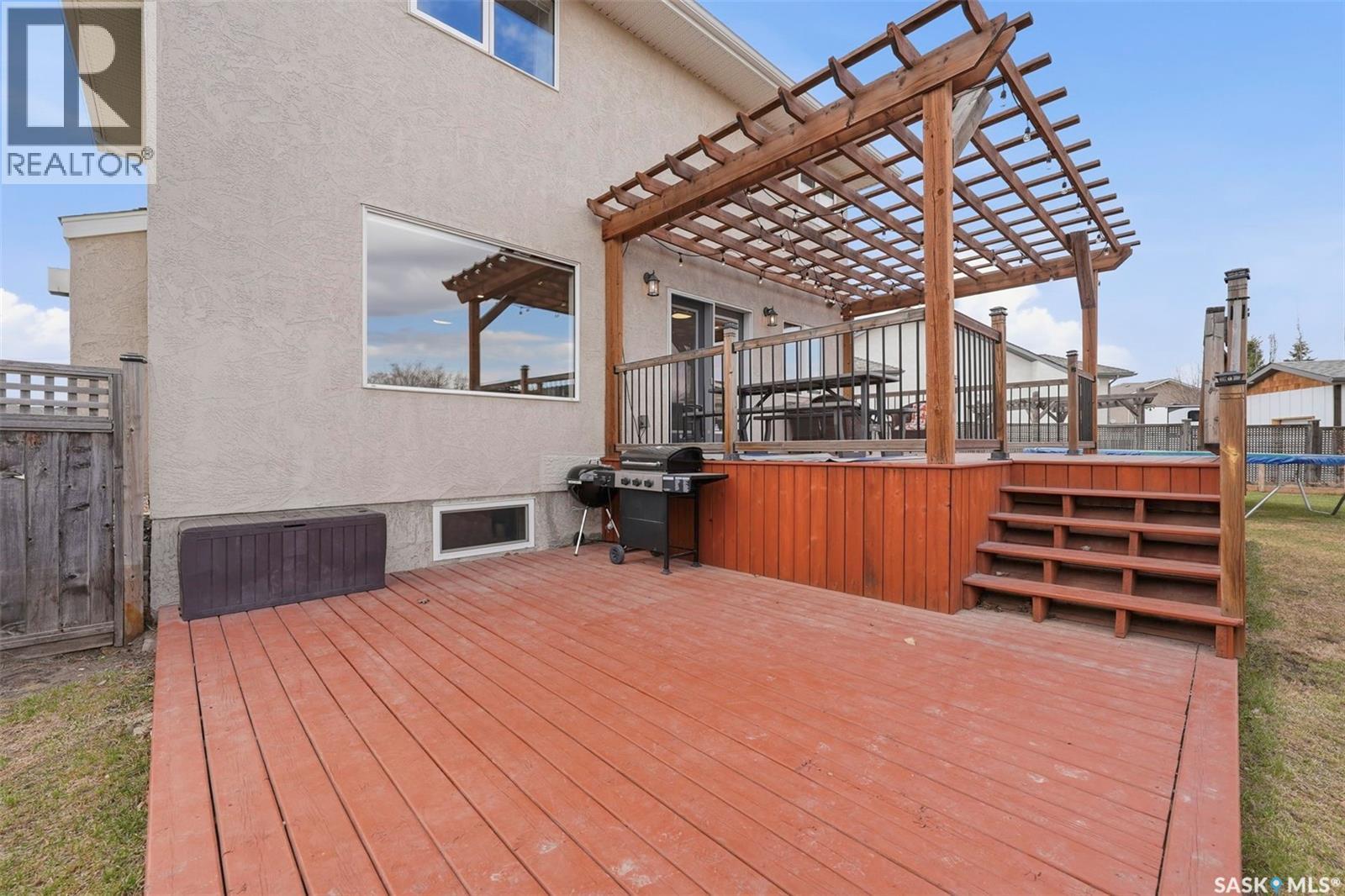402 Crystal Bay, Warman, SK - Outdoor With Deck Patio Veranda With Exterior