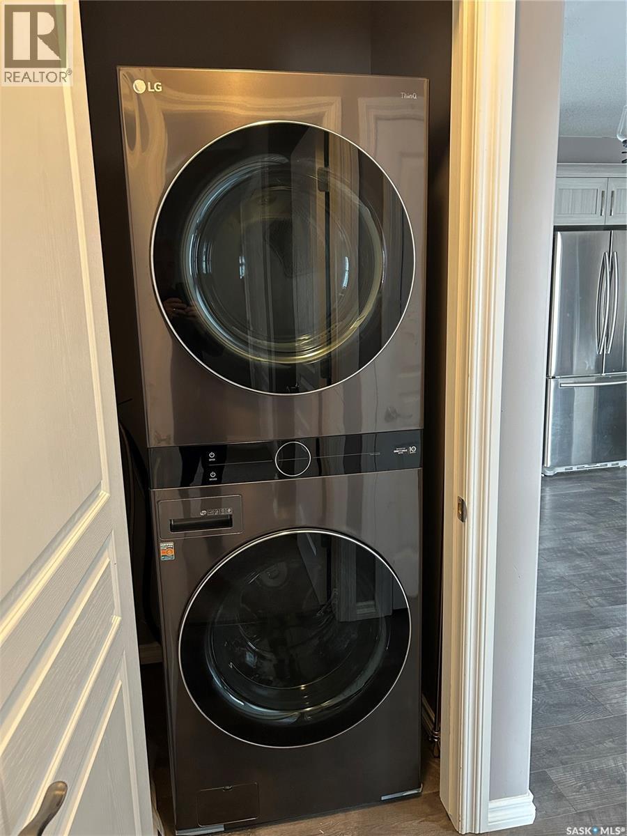 311 1715 Badham Boulevard, Regina, SK - Indoor Photo Showing Laundry Room