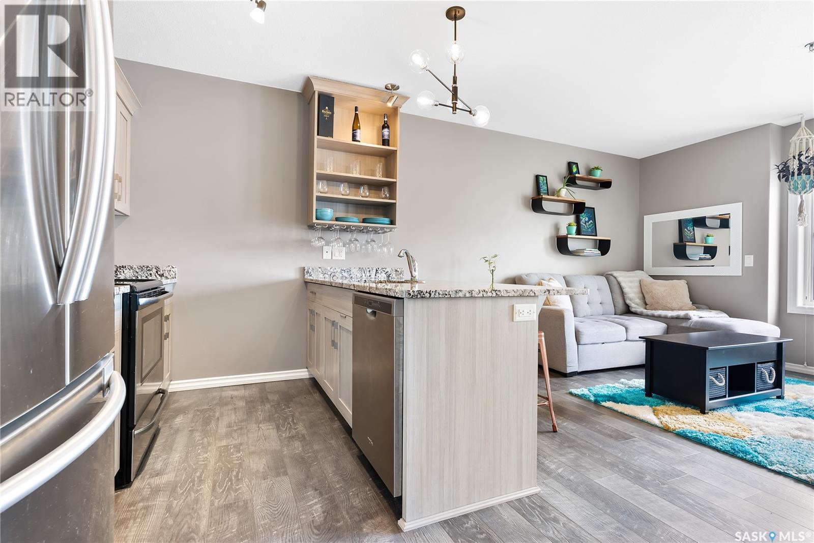 311 1715 Badham Boulevard, Regina, SK - Indoor Photo Showing Kitchen
