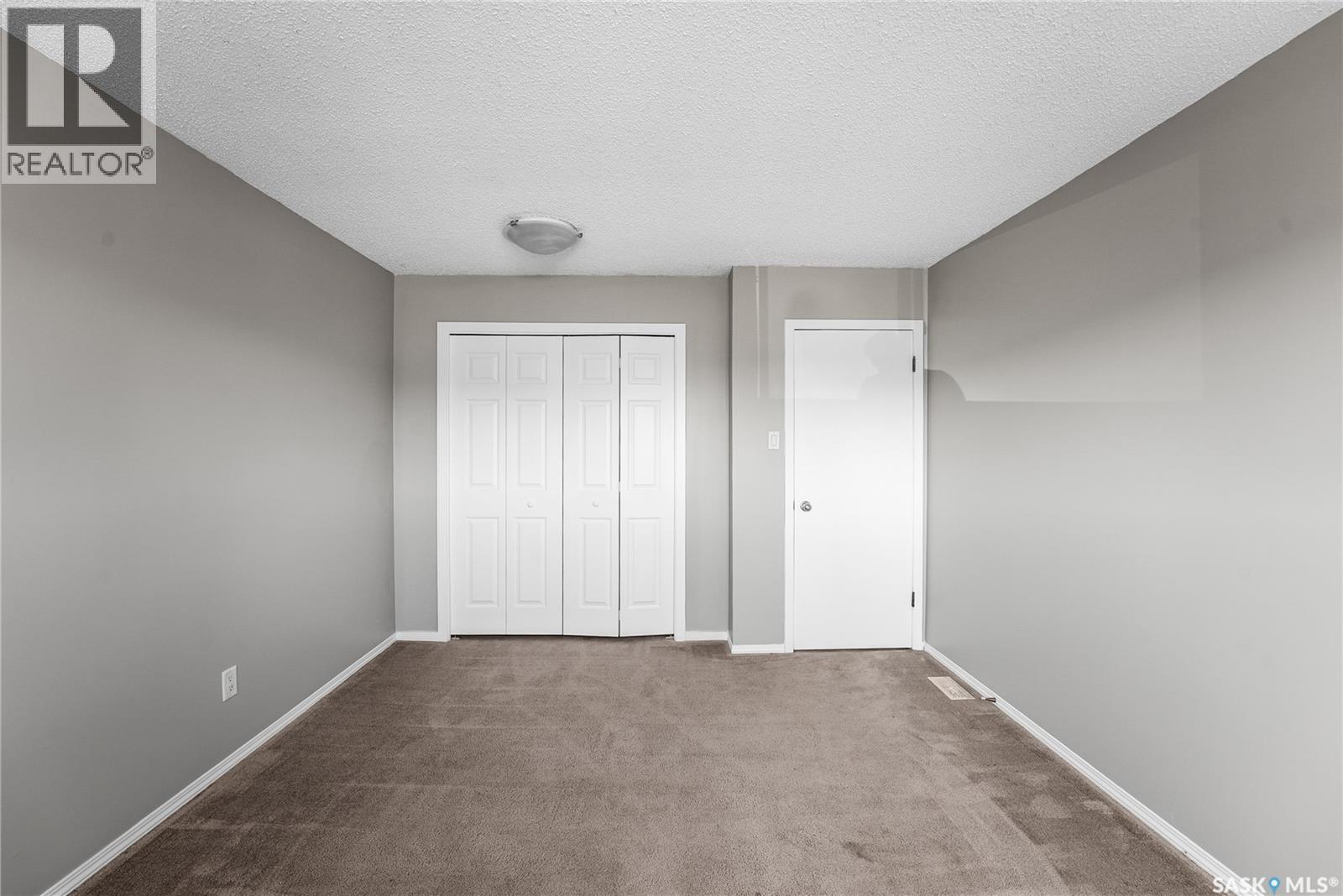 383 Fines Drive, Regina, SK - Indoor Photo Showing Other Room