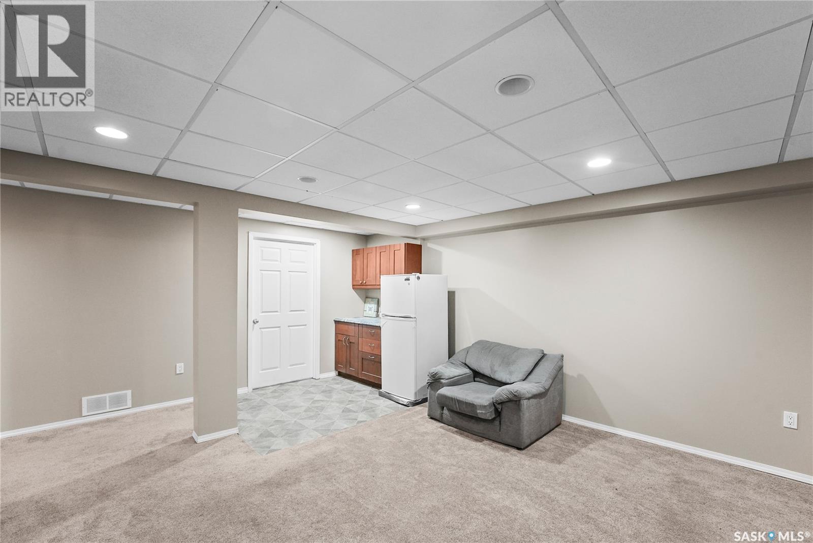 383 Fines Drive, Regina, SK - Indoor