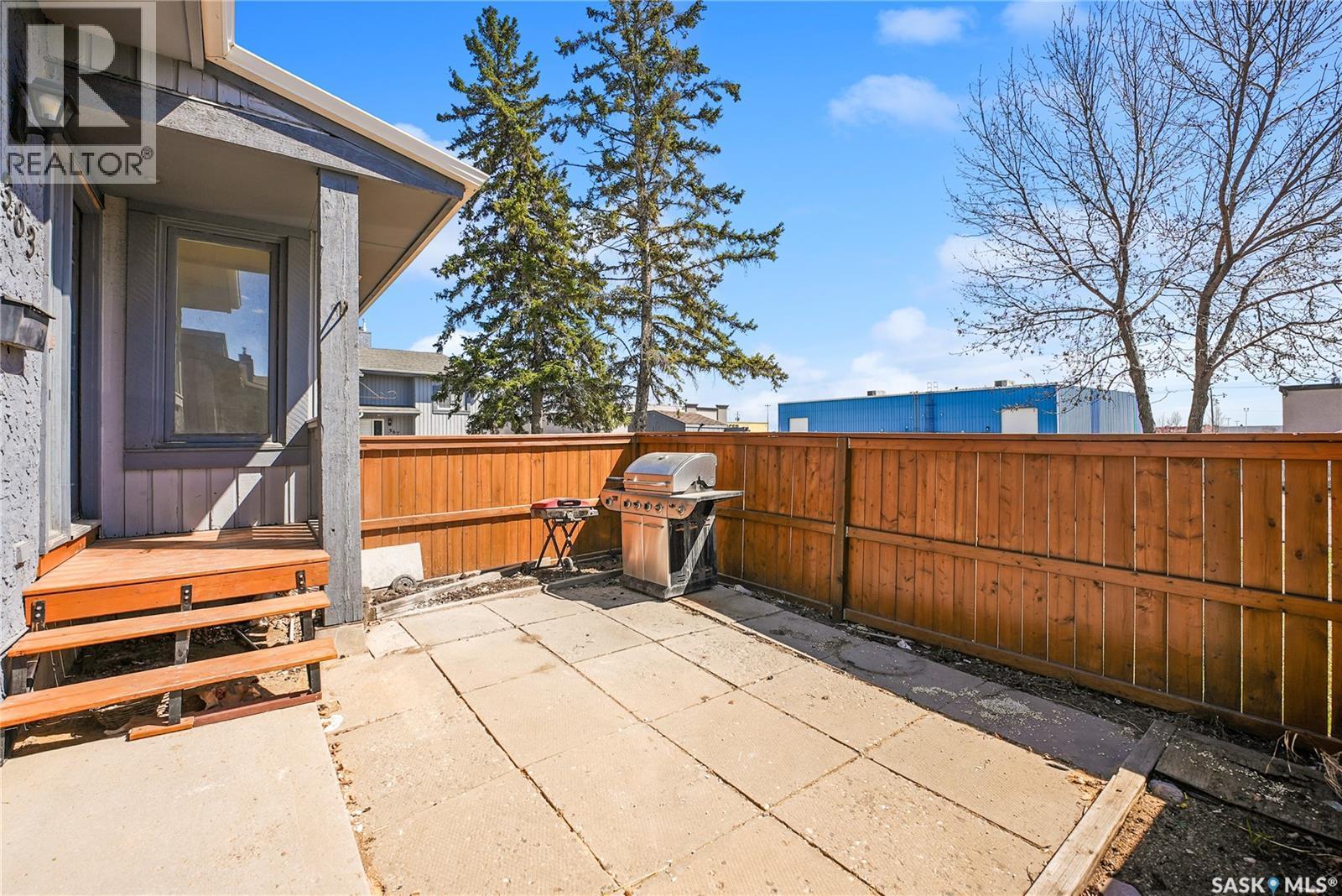 383 Fines Drive, Regina, SK - Outdoor