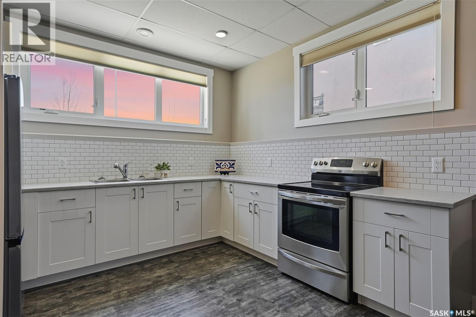 407 Silver Birch Lane, Warman, SK - Indoor Photo Showing Kitchen With Upgraded Kitchen