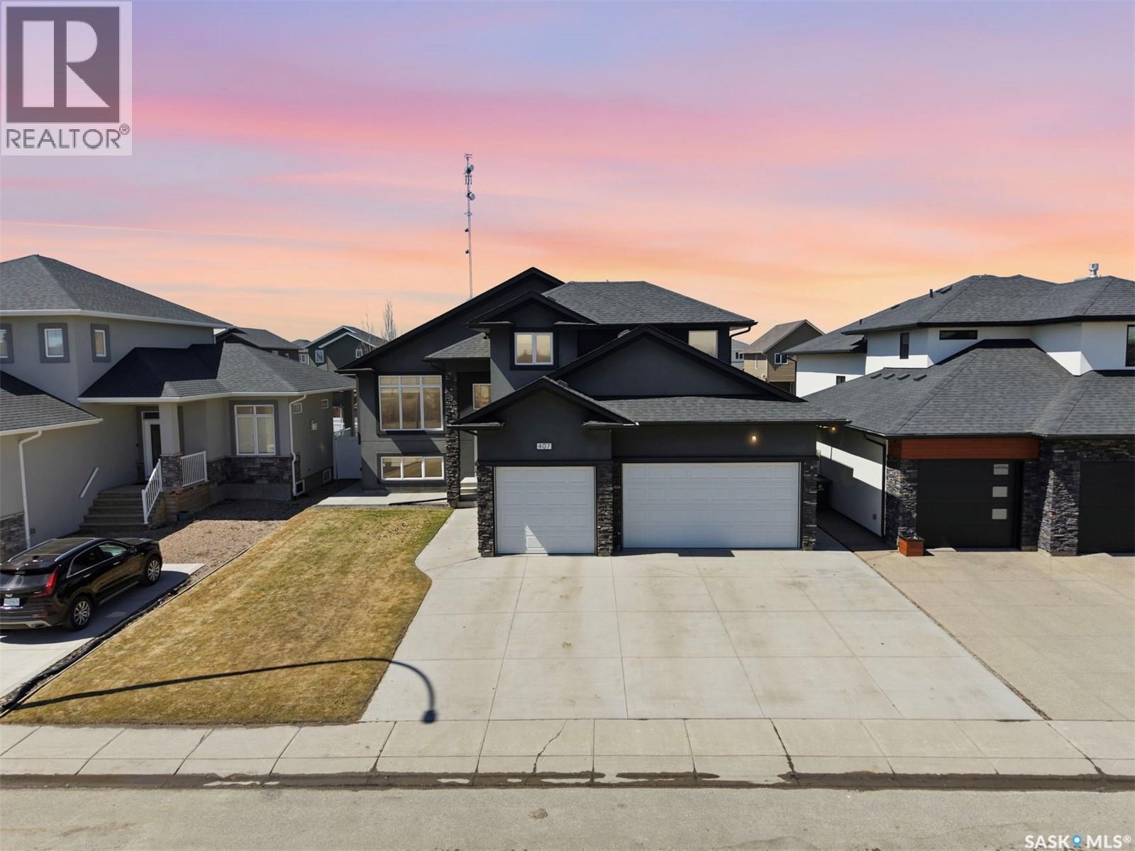 407 Silver Birch Lane, Warman, SK - Outdoor With Facade