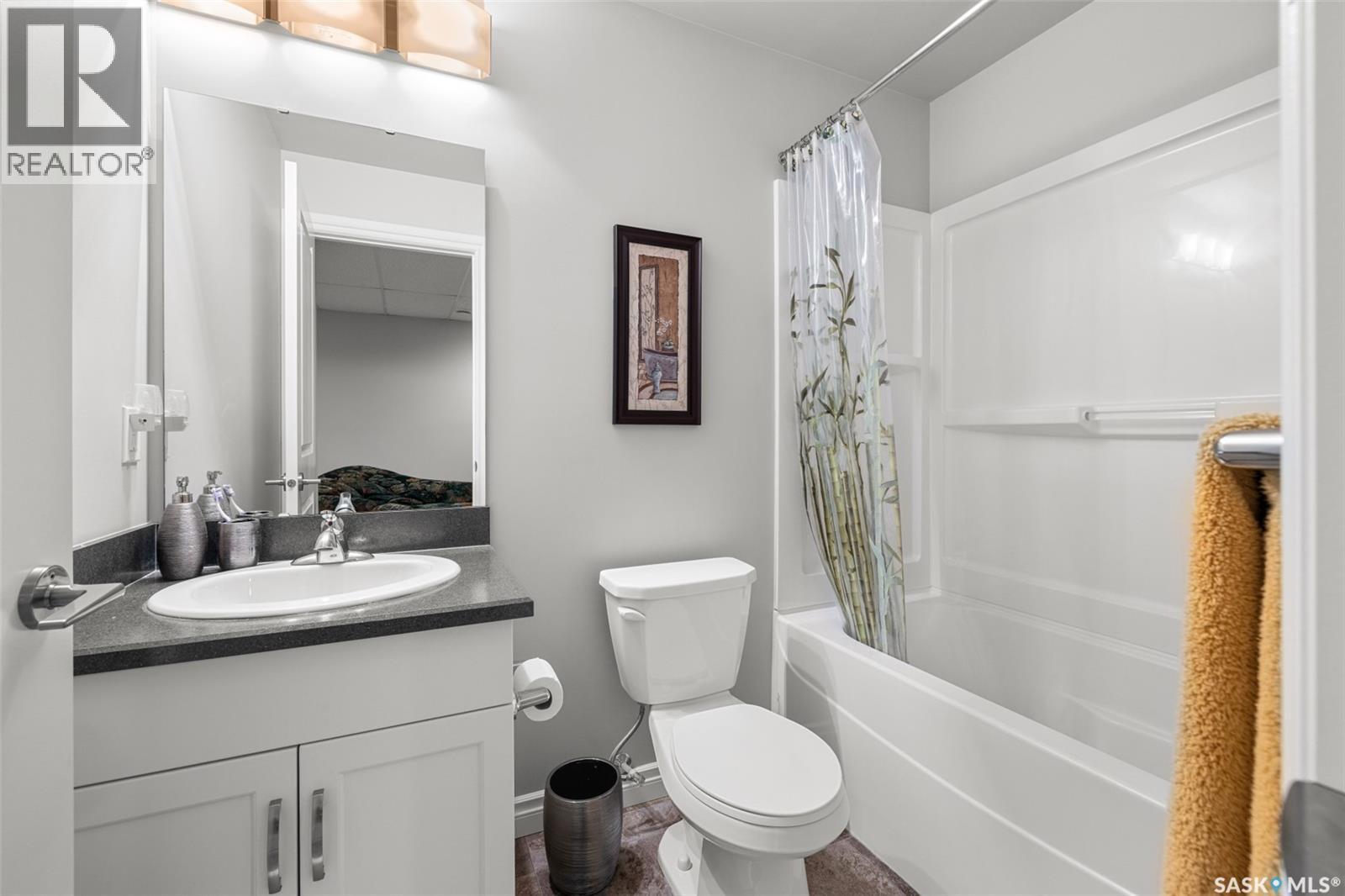 145 Plains Circle, Pilot Butte, SK - Indoor Photo Showing Bathroom