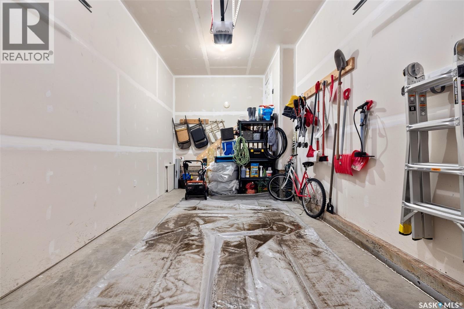 145 Plains Circle, Pilot Butte, SK - Indoor