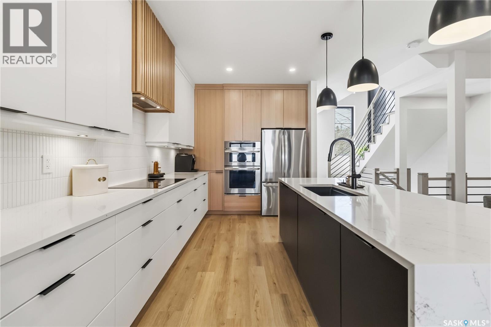 1405 12Th Street E, Saskatoon, SK - Indoor Photo Showing Kitchen With Upgraded Kitchen