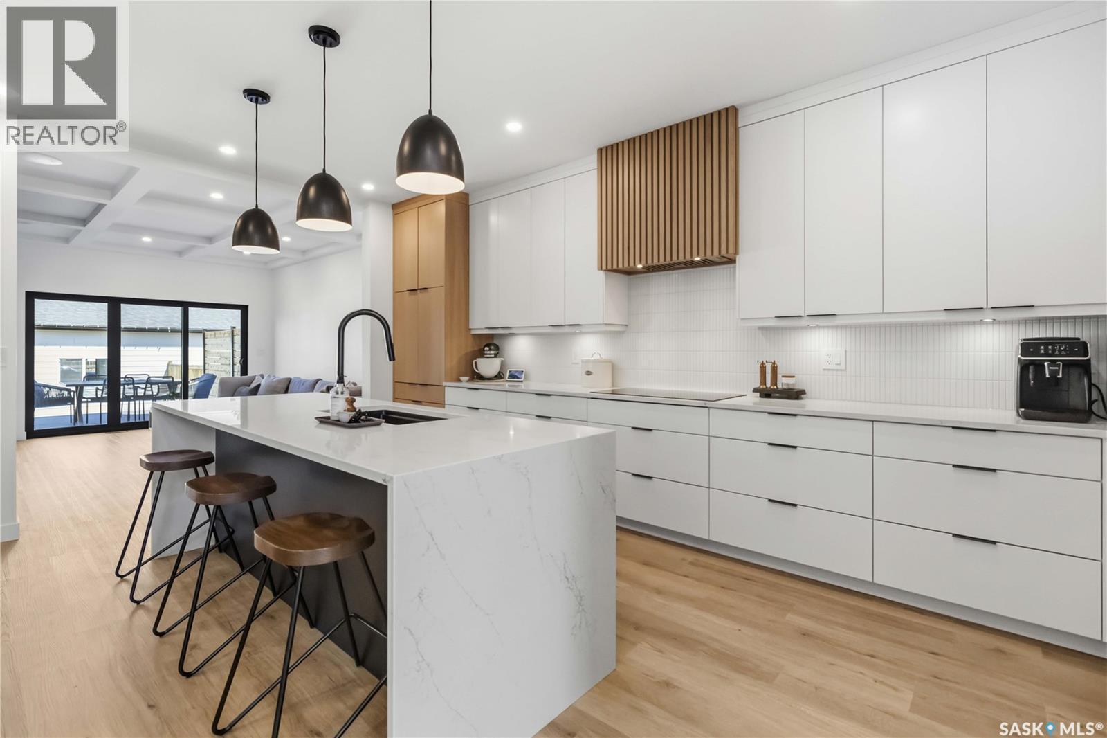1405 12Th Street E, Saskatoon, SK - Indoor Photo Showing Kitchen With Upgraded Kitchen