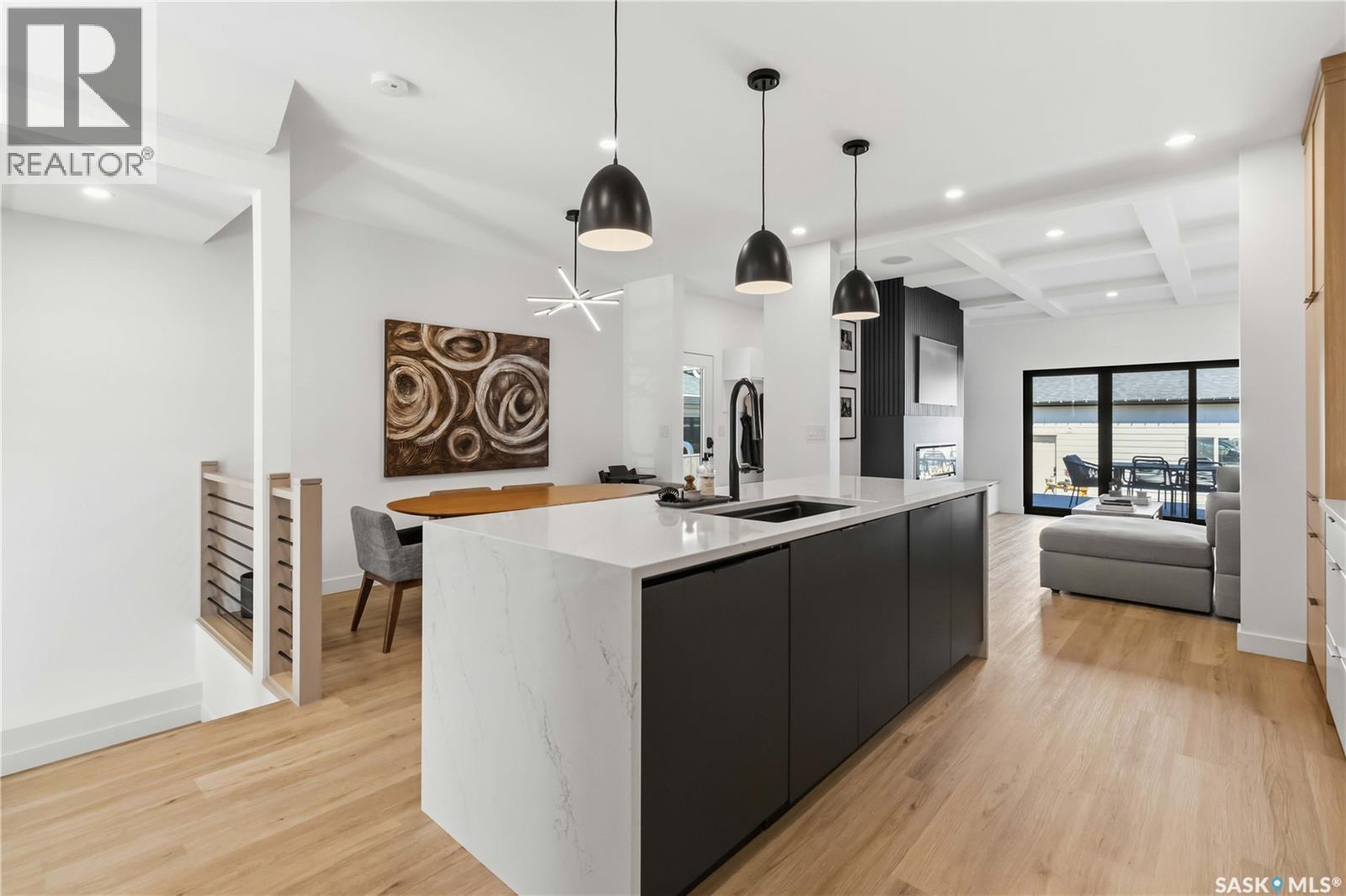 1405 12Th Street E, Saskatoon, SK - Indoor Photo Showing Kitchen With Upgraded Kitchen