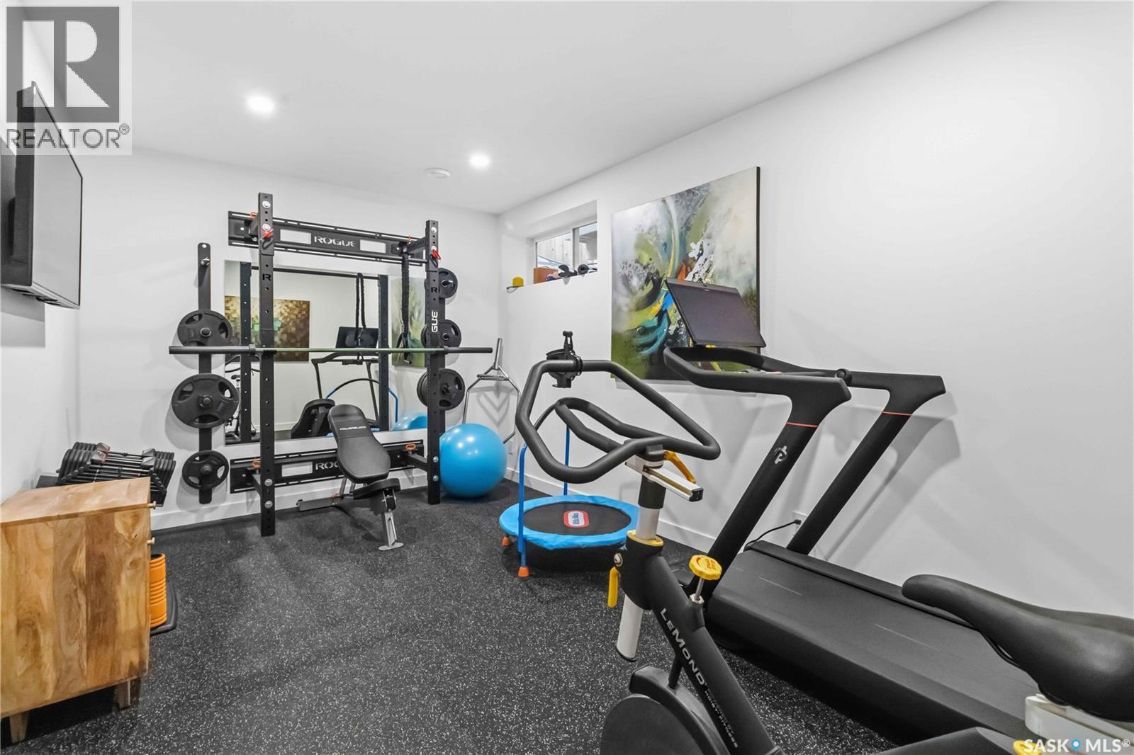 1405 12Th Street E, Saskatoon, SK - Indoor Photo Showing Gym Room