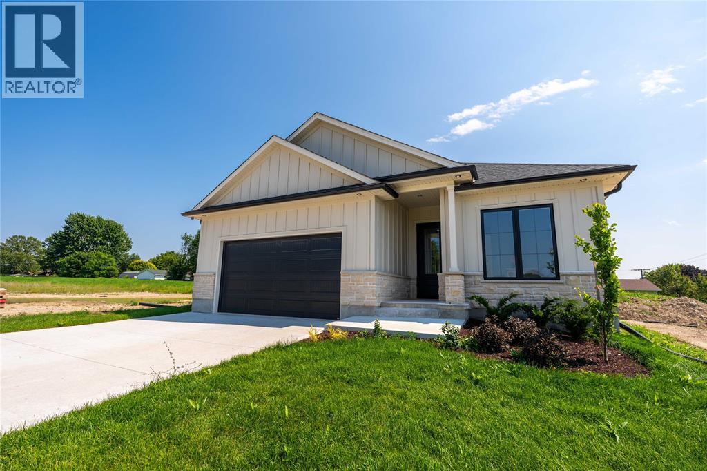 103 Sutherland Drive, St Clair, ON - Outdoor