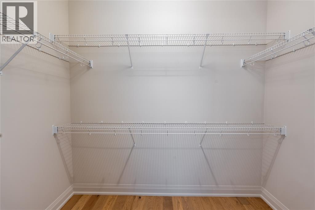 103 Sutherland Drive, St Clair, ON - Indoor With Storage