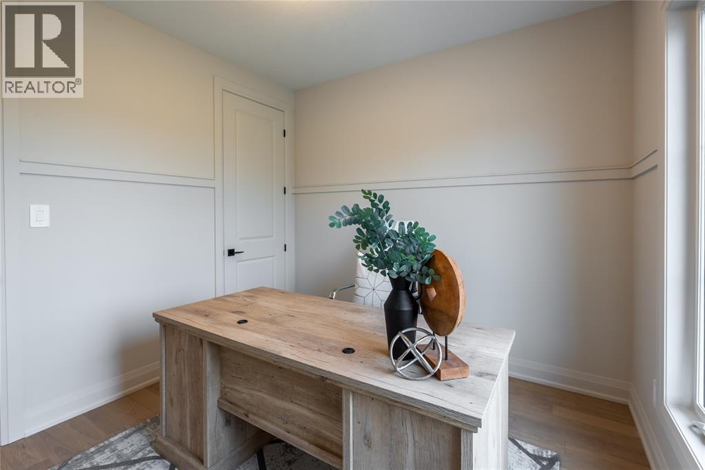 103 Sutherland Drive, St Clair, ON - Indoor Photo Showing Other Room