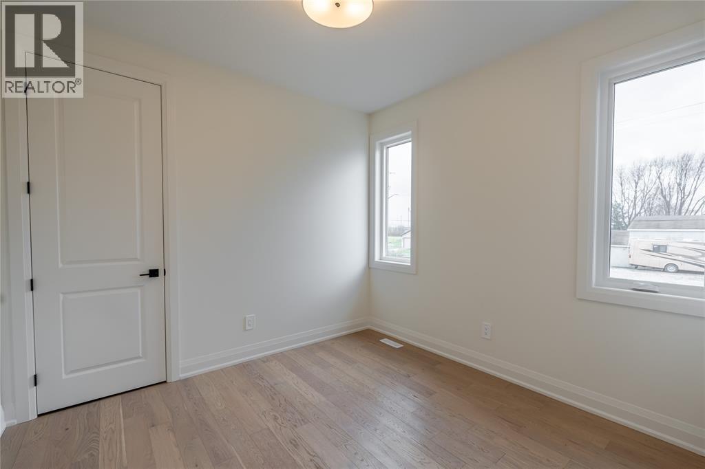 103 Sutherland Drive, St Clair, ON - Indoor Photo Showing Other Room