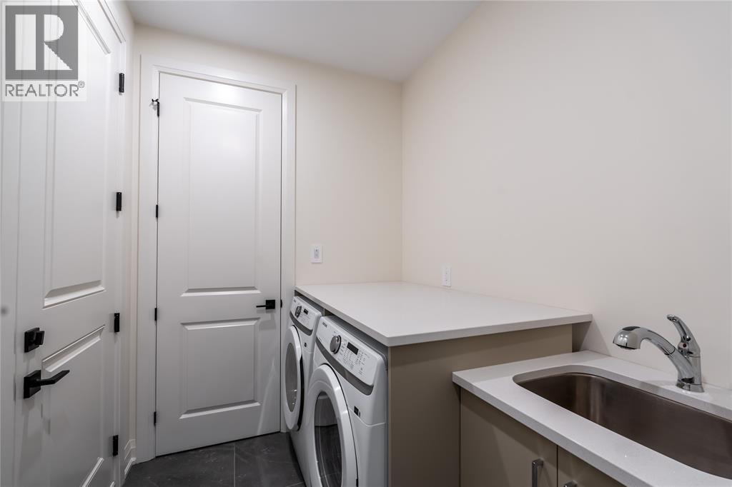 103 Sutherland Drive, St Clair, ON - Indoor Photo Showing Laundry Room