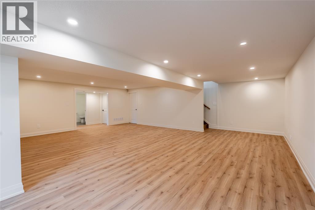 103 Sutherland Drive, St Clair, ON - Indoor Photo Showing Other Room