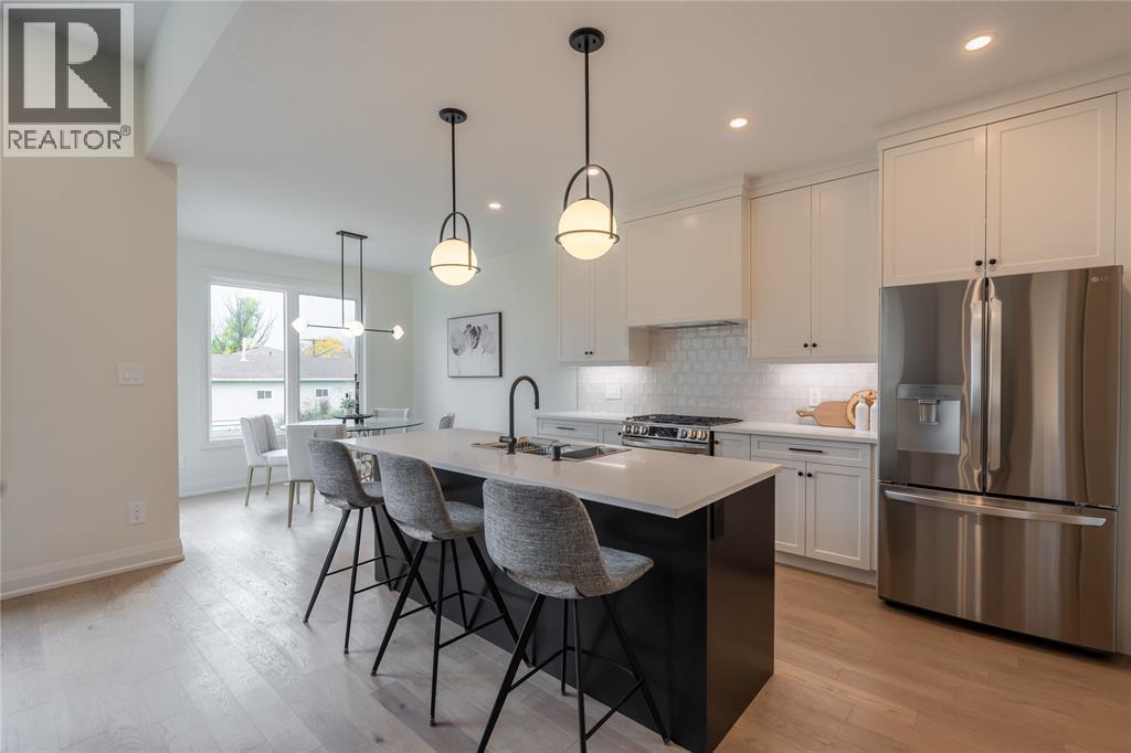 103 Sutherland Drive, St Clair, ON - Indoor Photo Showing Kitchen With Upgraded Kitchen