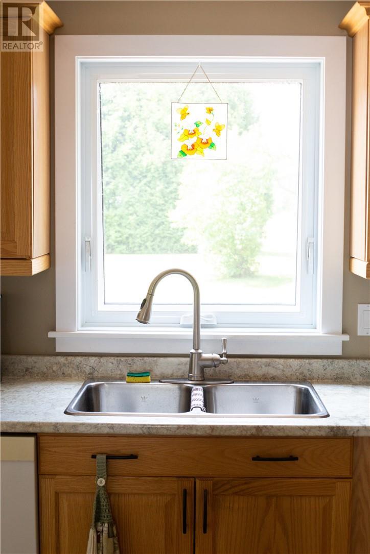 29 Sidney Lane, Mindemoya, ON - Indoor Photo Showing Kitchen With Double Sink