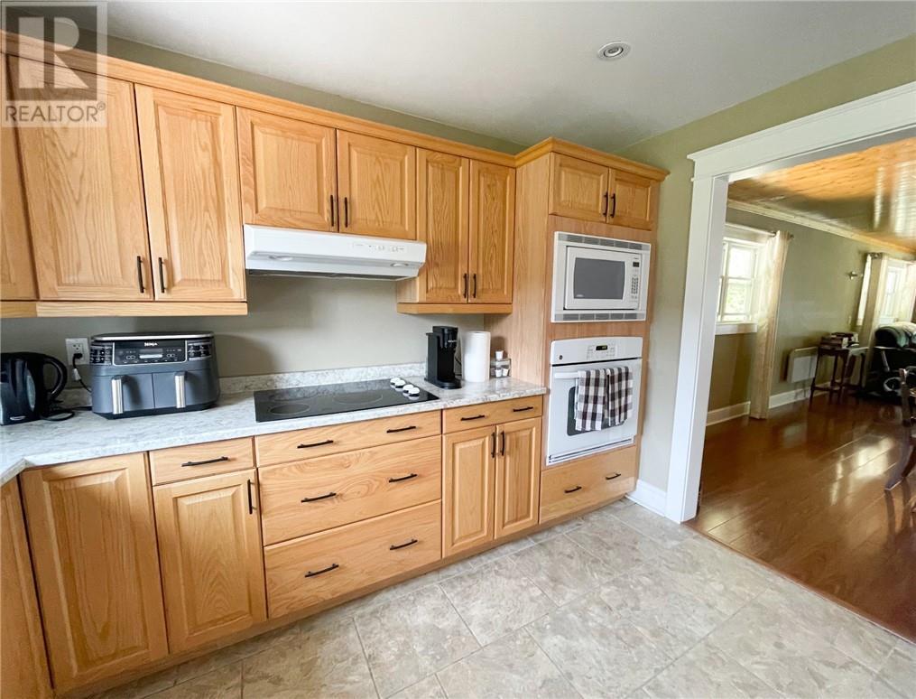 29 Sidney Lane, Mindemoya, ON - Indoor Photo Showing Kitchen