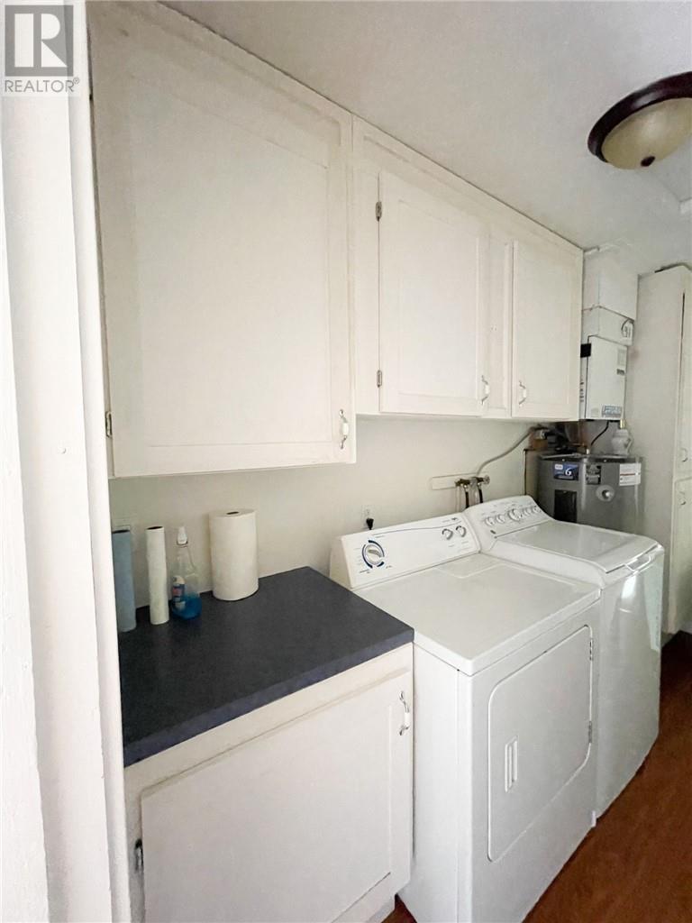 29 Sidney Lane, Mindemoya, ON - Indoor Photo Showing Laundry Room