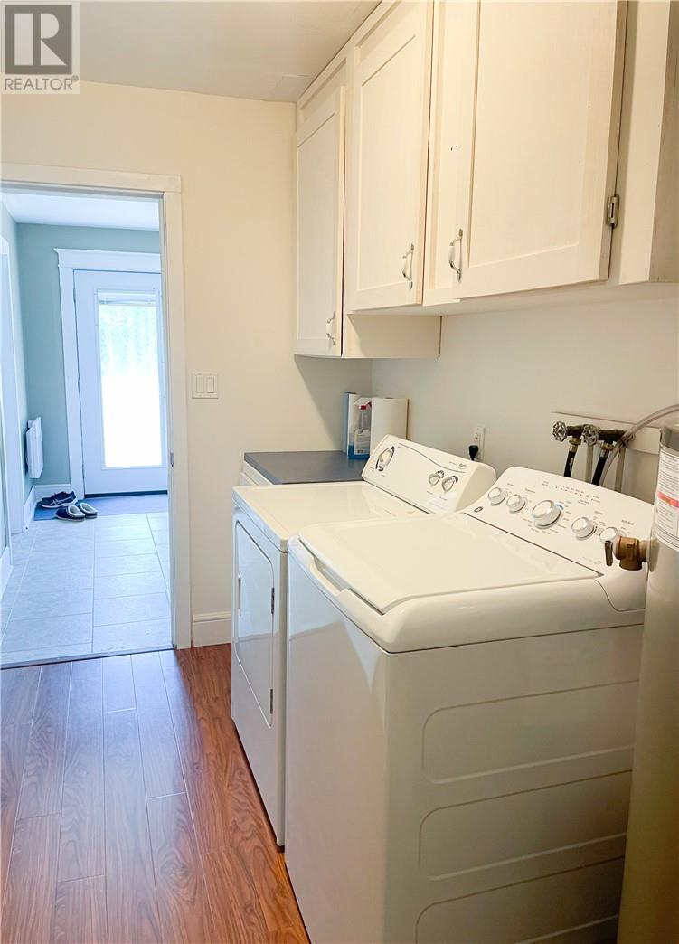 29 Sidney Lane, Mindemoya, ON - Indoor Photo Showing Laundry Room