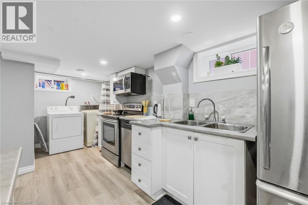 624 Upper Ottawa Street, Hamilton, ON - Indoor Photo Showing Laundry Room