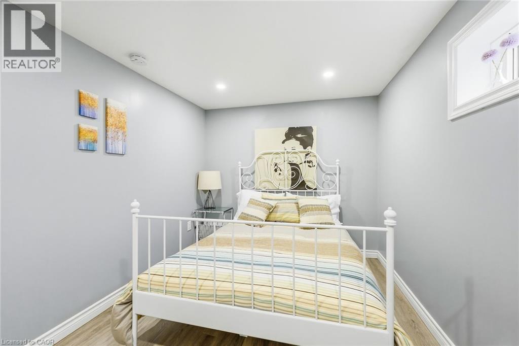 624 Upper Ottawa Street, Hamilton, ON - Indoor Photo Showing Bedroom