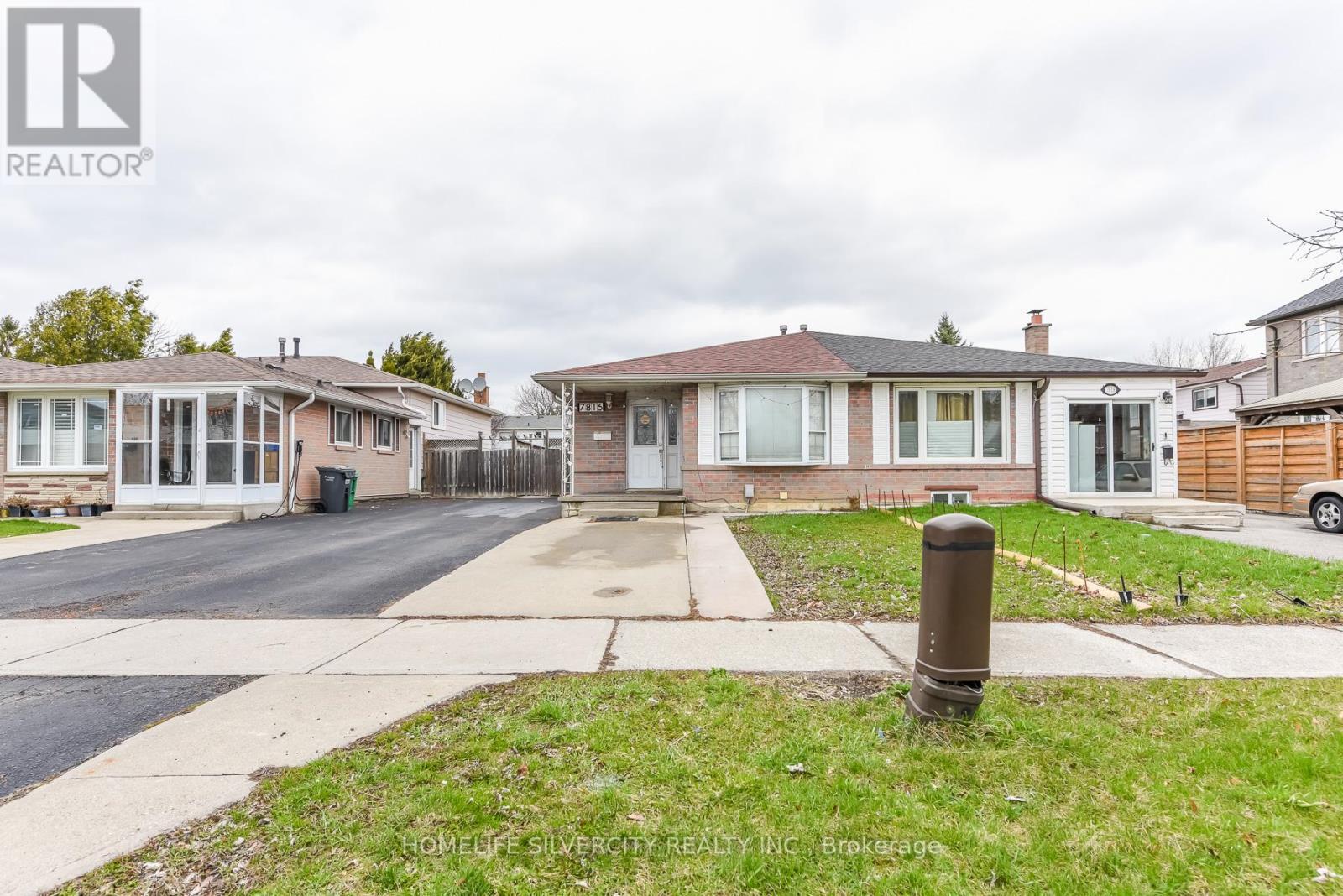 7816 Priory Crescent, Mississauga, ON - Outdoor With Facade