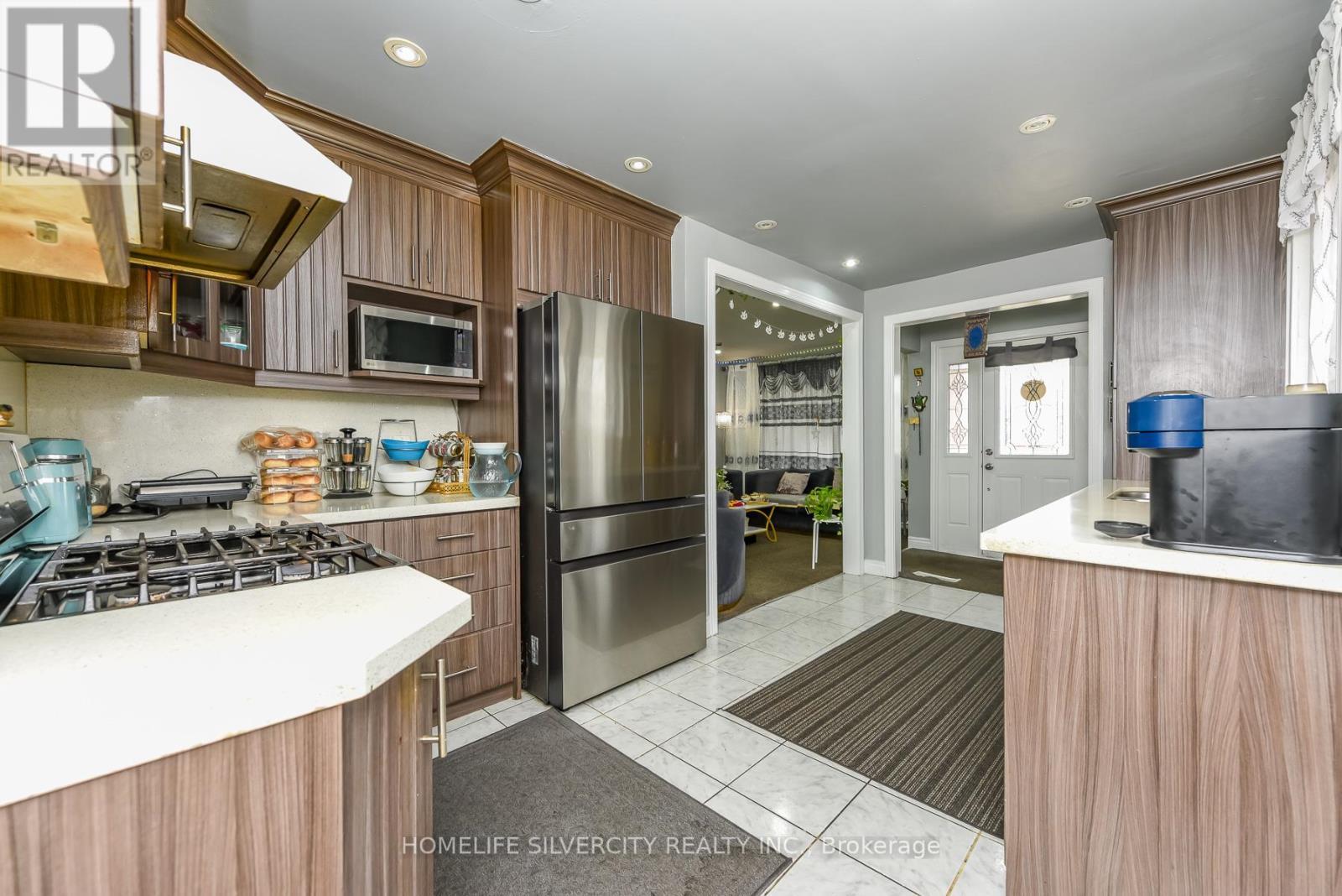 7816 Priory Crescent, Mississauga, ON - Indoor Photo Showing Kitchen