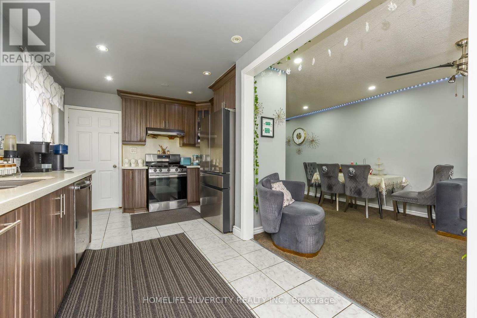 7816 Priory Crescent, Mississauga, ON - Indoor Photo Showing Kitchen
