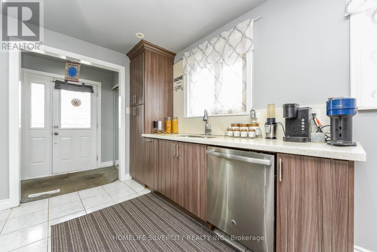 7816 Priory Crescent, Mississauga, ON - Indoor