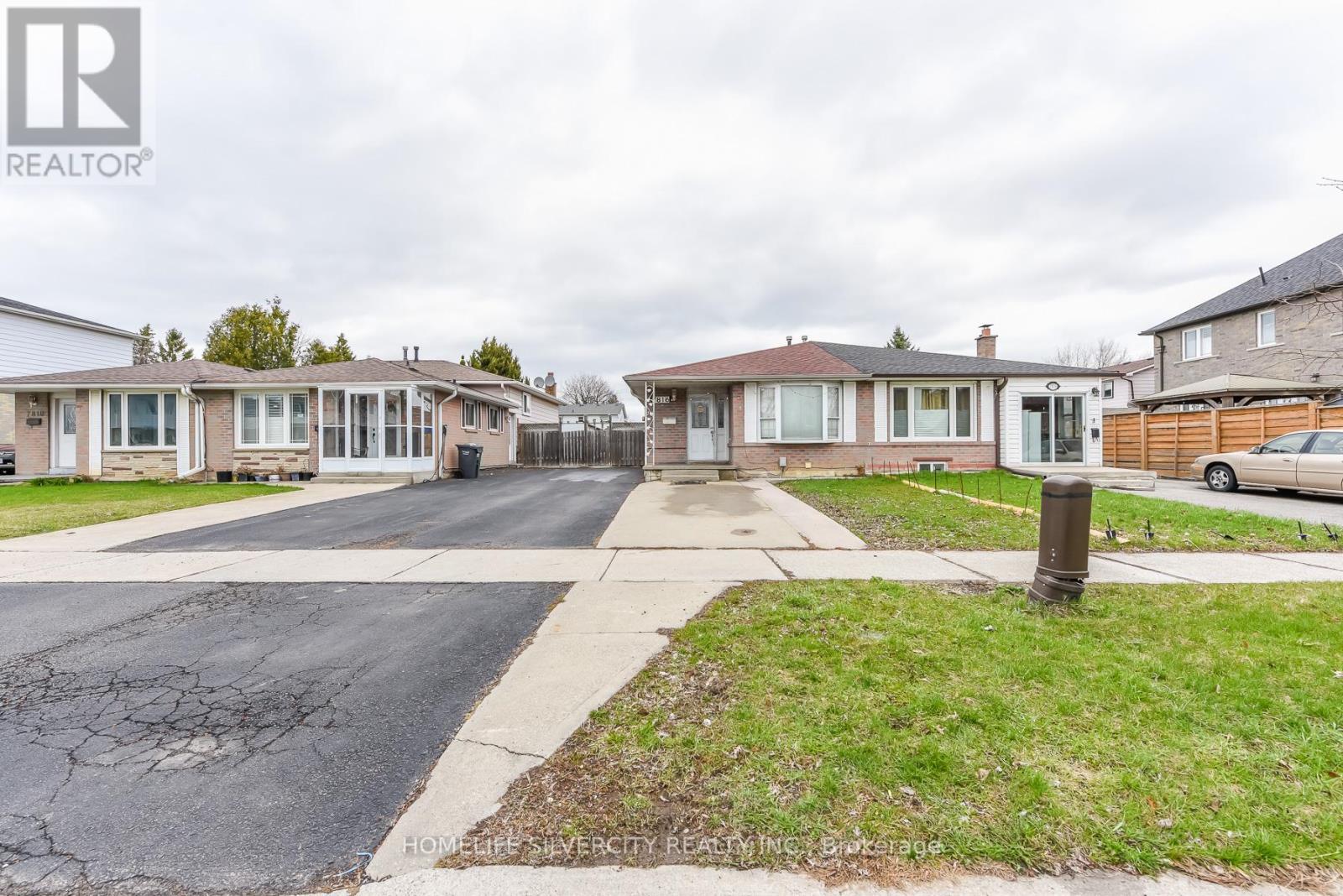 7816 Priory Crescent, Mississauga, ON - Outdoor With Facade