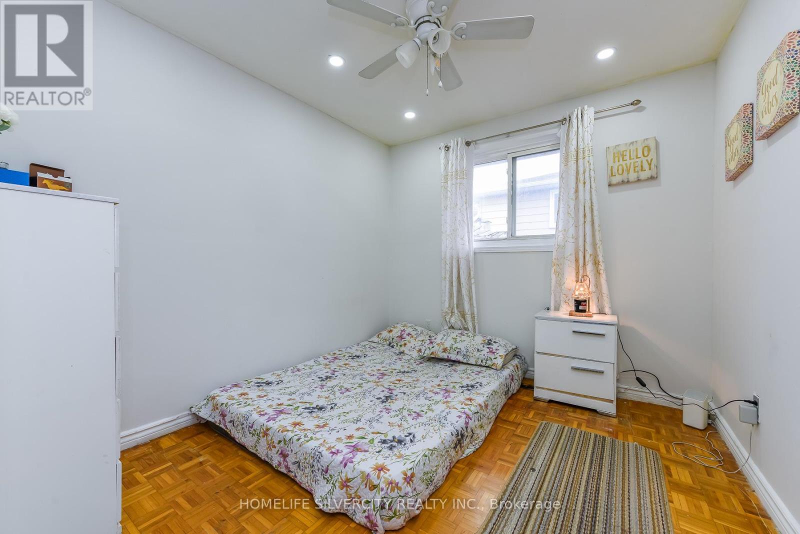 7816 Priory Crescent, Mississauga, ON - Indoor Photo Showing Bedroom