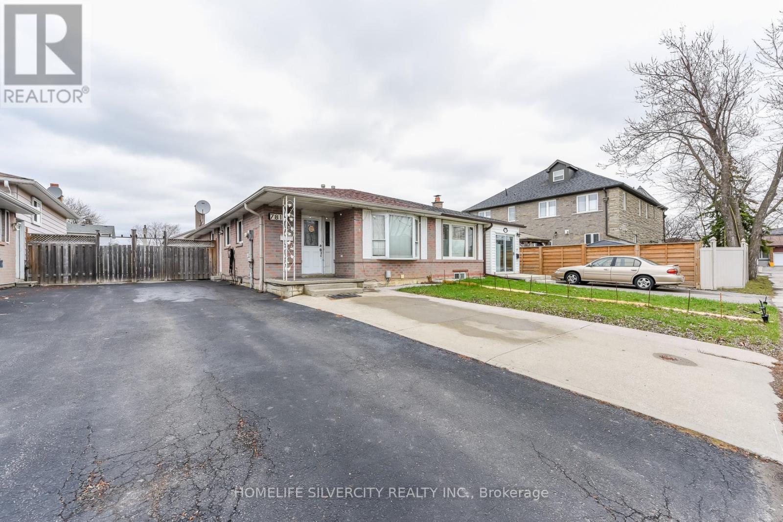 7816 Priory Crescent, Mississauga, ON - Outdoor