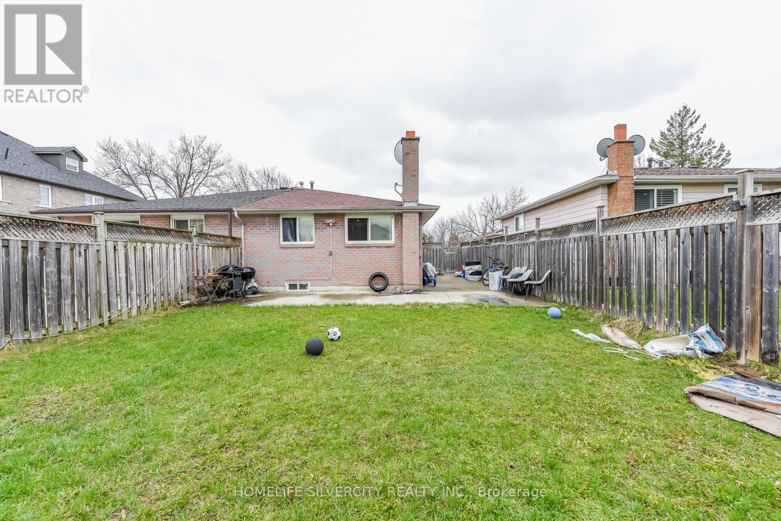 7816 Priory Crescent, Mississauga, ON - Outdoor