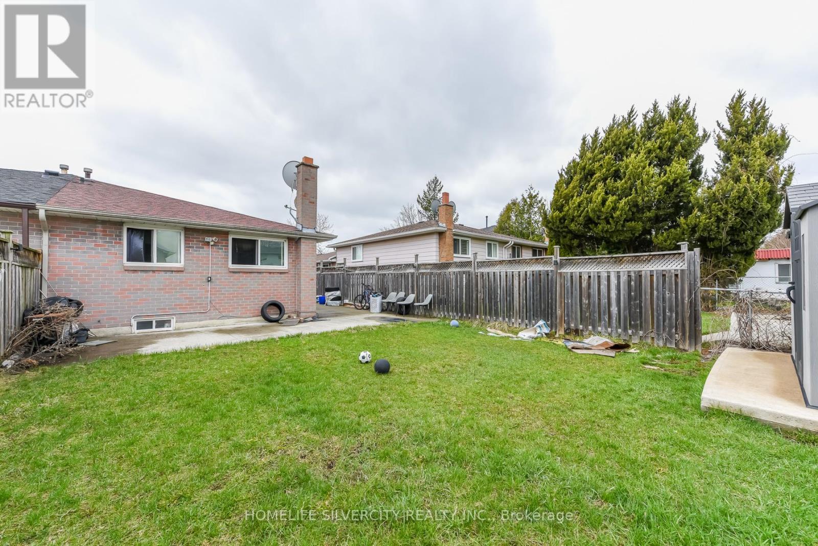 7816 Priory Crescent, Mississauga, ON - Outdoor