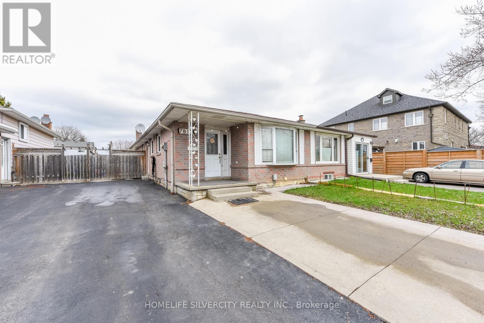 7816 Priory Crescent, Mississauga, ON - Outdoor With Facade