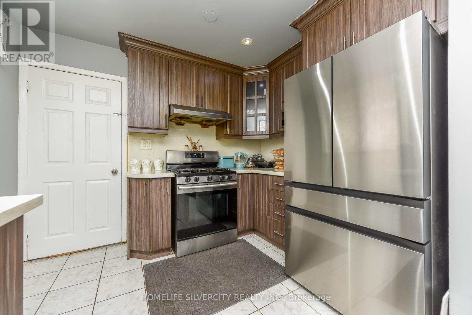 7816 Priory Crescent, Mississauga, ON - Indoor Photo Showing Kitchen