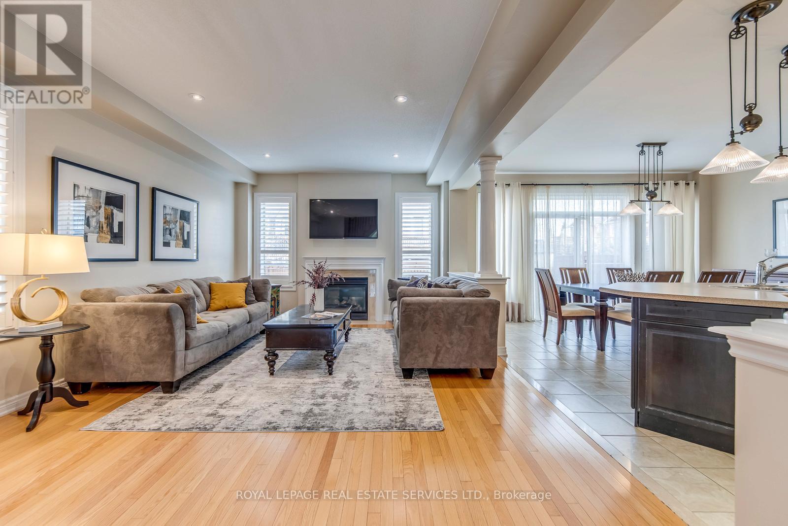 4709 Irena Avenue, Burlington, ON - Indoor With Fireplace