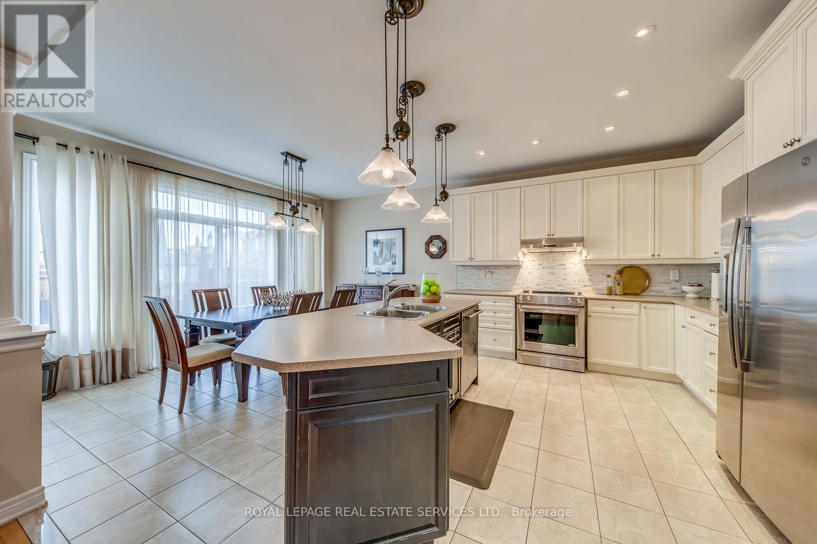 4709 Irena Avenue, Burlington, ON - Indoor Photo Showing Kitchen