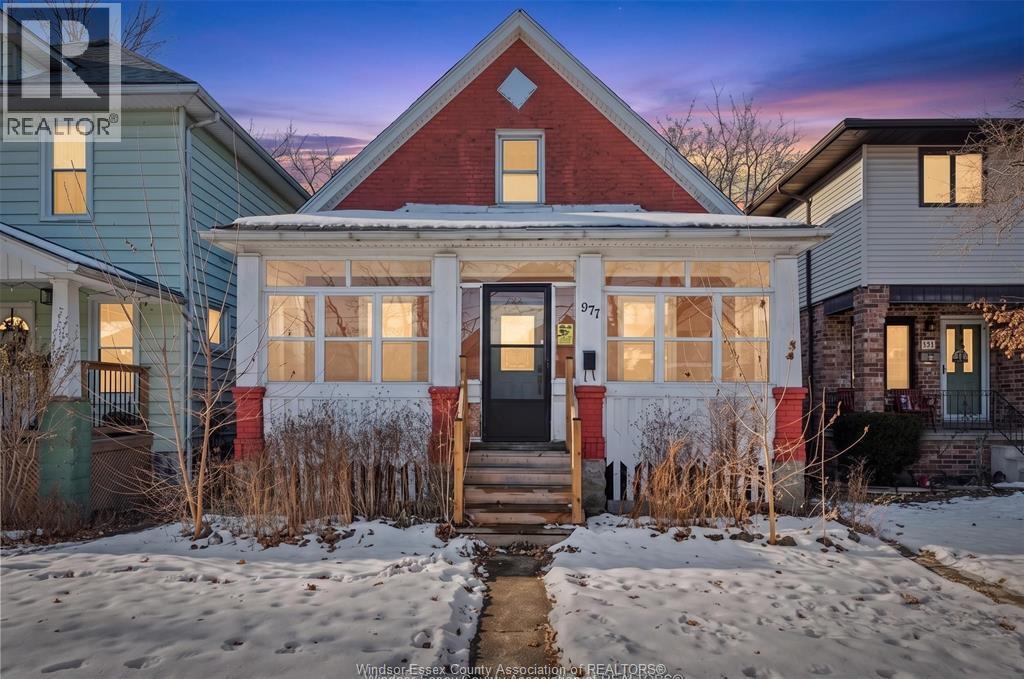 977 Gladstone, Windsor, ON - Outdoor With Deck Patio Veranda With Facade