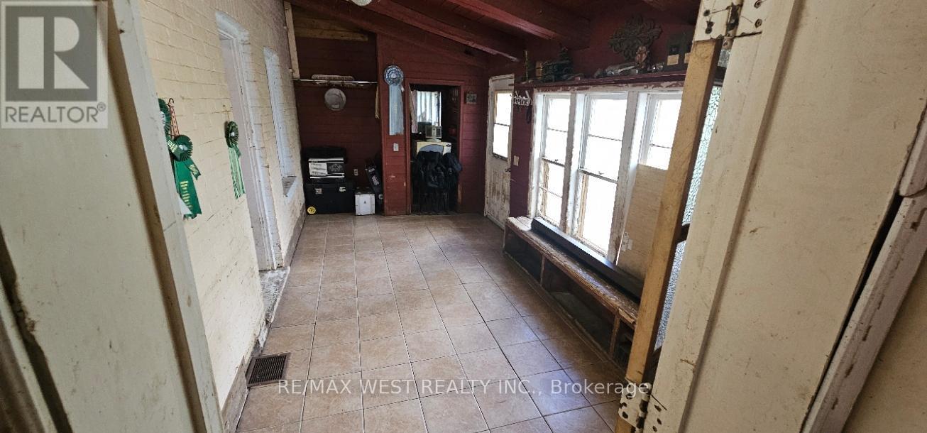 6536 5Th Side Road, Essa, ON - Indoor Photo Showing Other Room