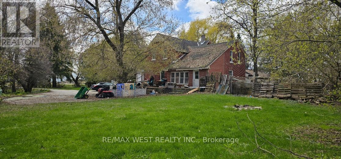 6536 5Th Side Road, Essa, ON - Outdoor