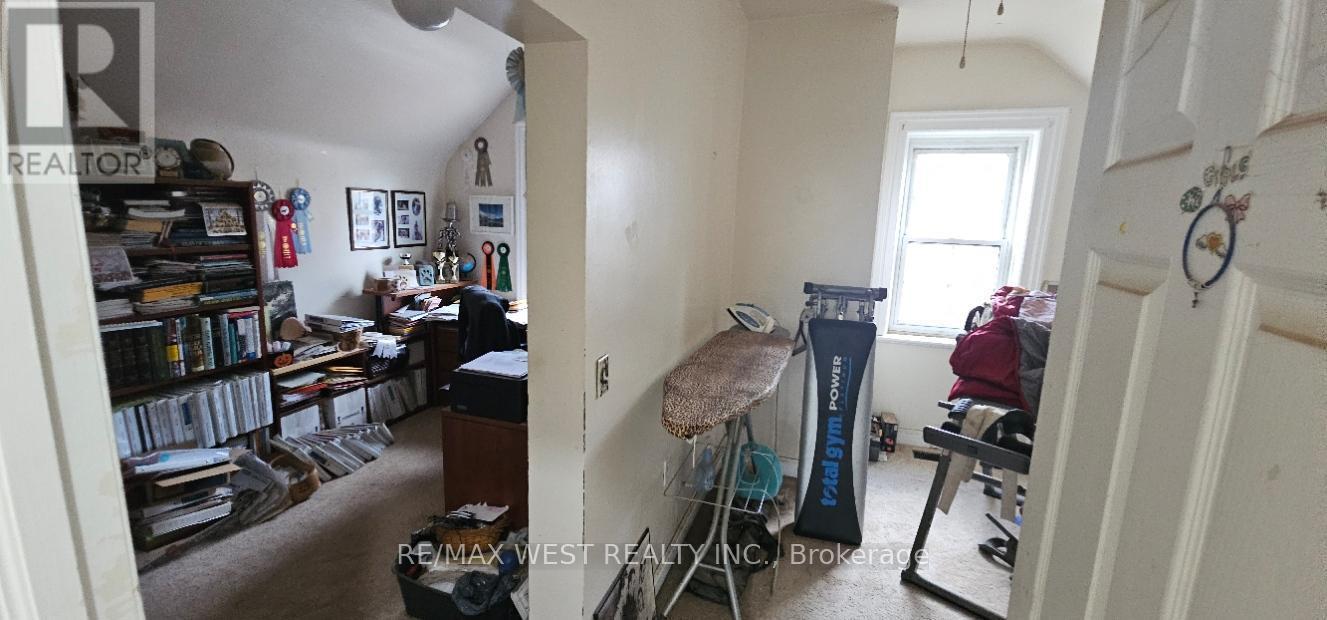 6536 5Th Side Road, Essa, ON - Indoor Photo Showing Other Room