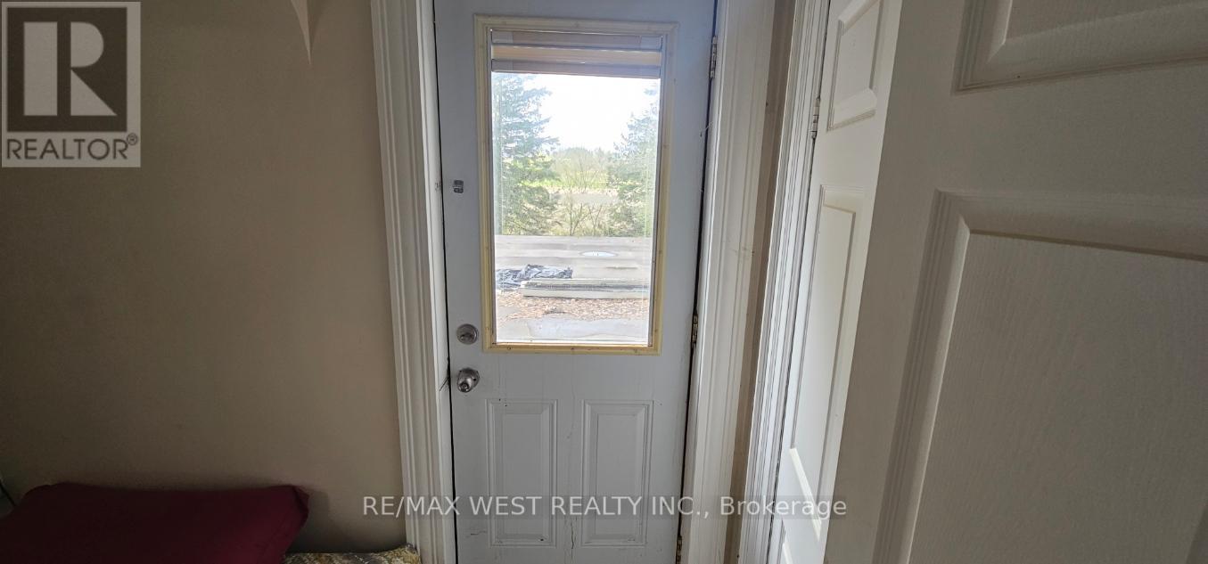 6536 5Th Side Road, Essa, ON - Indoor Photo Showing Other Room