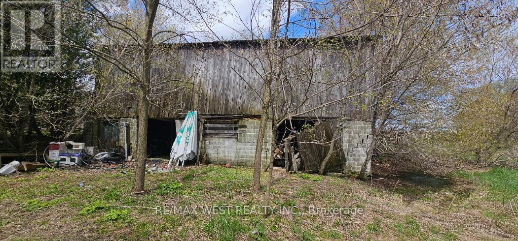 6536 5Th Side Road, Essa, ON - Outdoor
