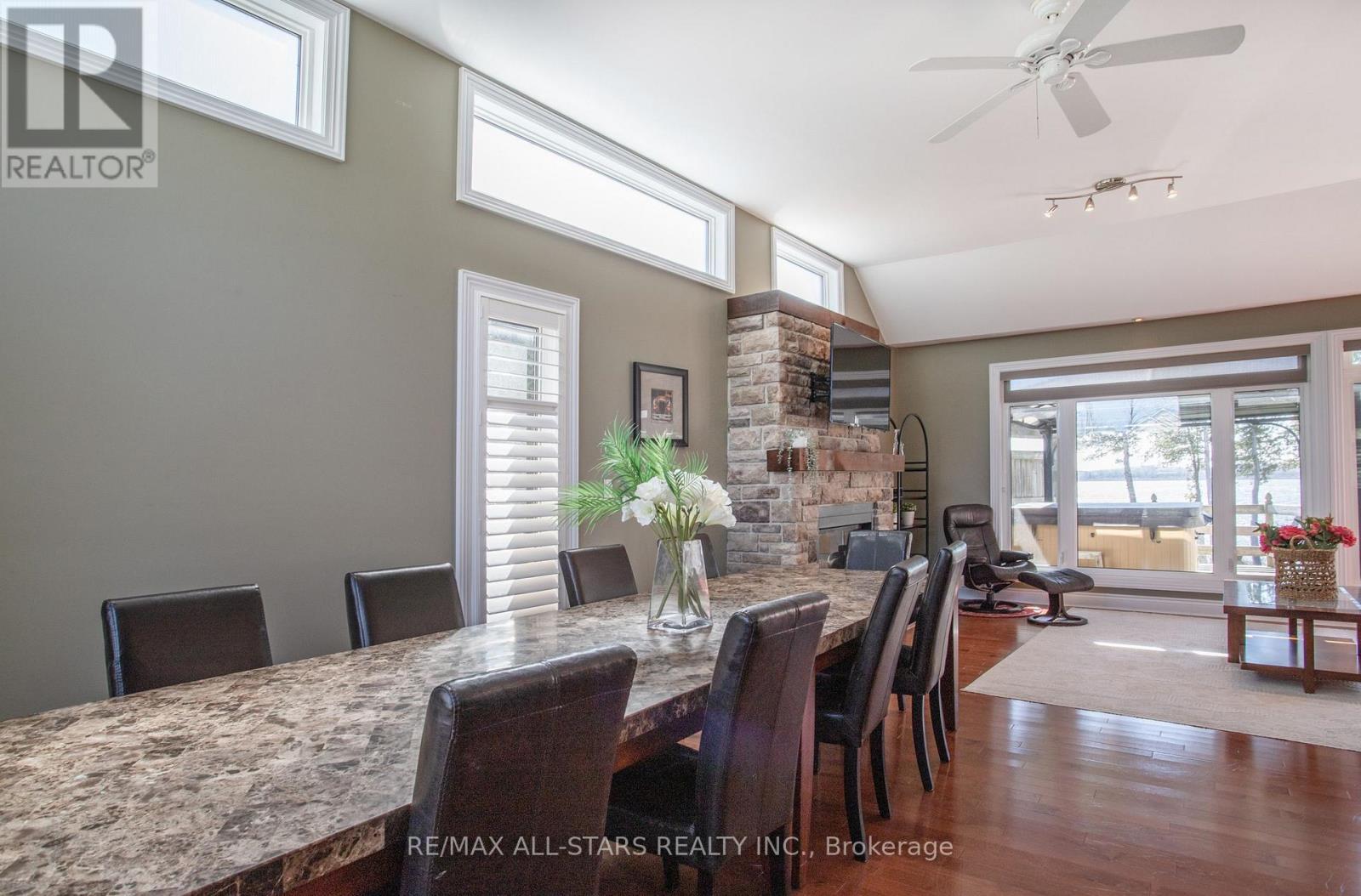 253 Stephenson Point Road, Scugog, ON - Indoor Photo Showing Dining Room